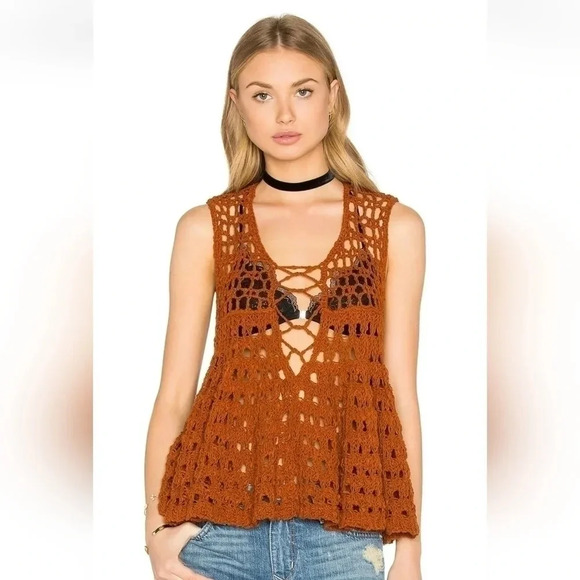 || FREE PEOPLE || Circles Within crocheted tank top - Picture 1 of 7